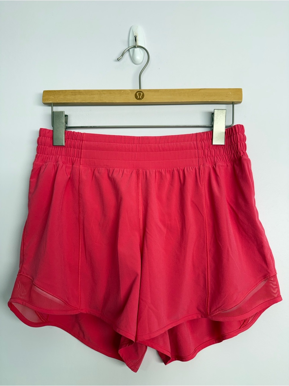 101: Lululemon Hotty Hot High-Rise Lined Short 4" Lip Gloss Size 8 Pink